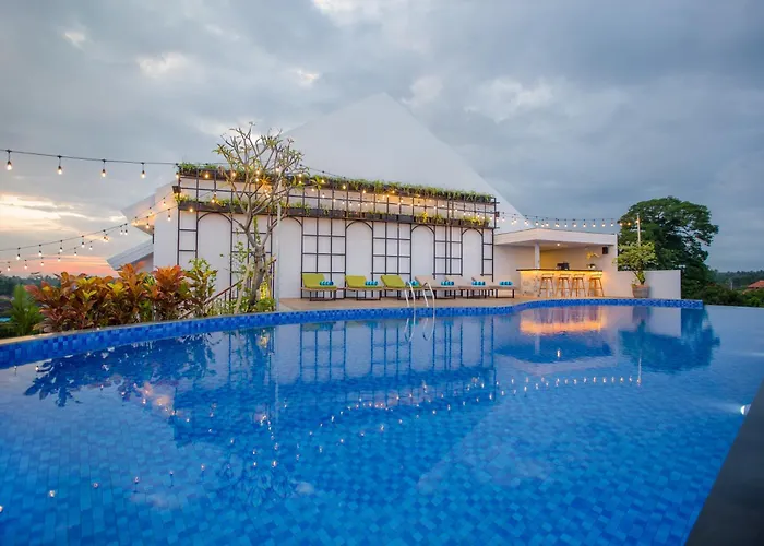 Rv Gianyar ホテル 4*